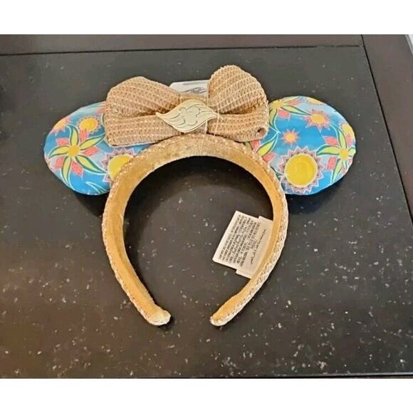 Disney Christmas 2025 Lil Rin Rin Plush Badge Red New